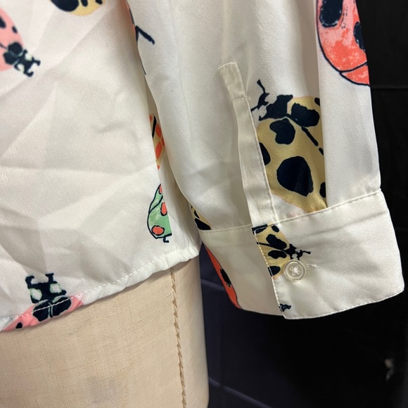 ModCloth L ladybug print button down blouse - Picture 5 of 6